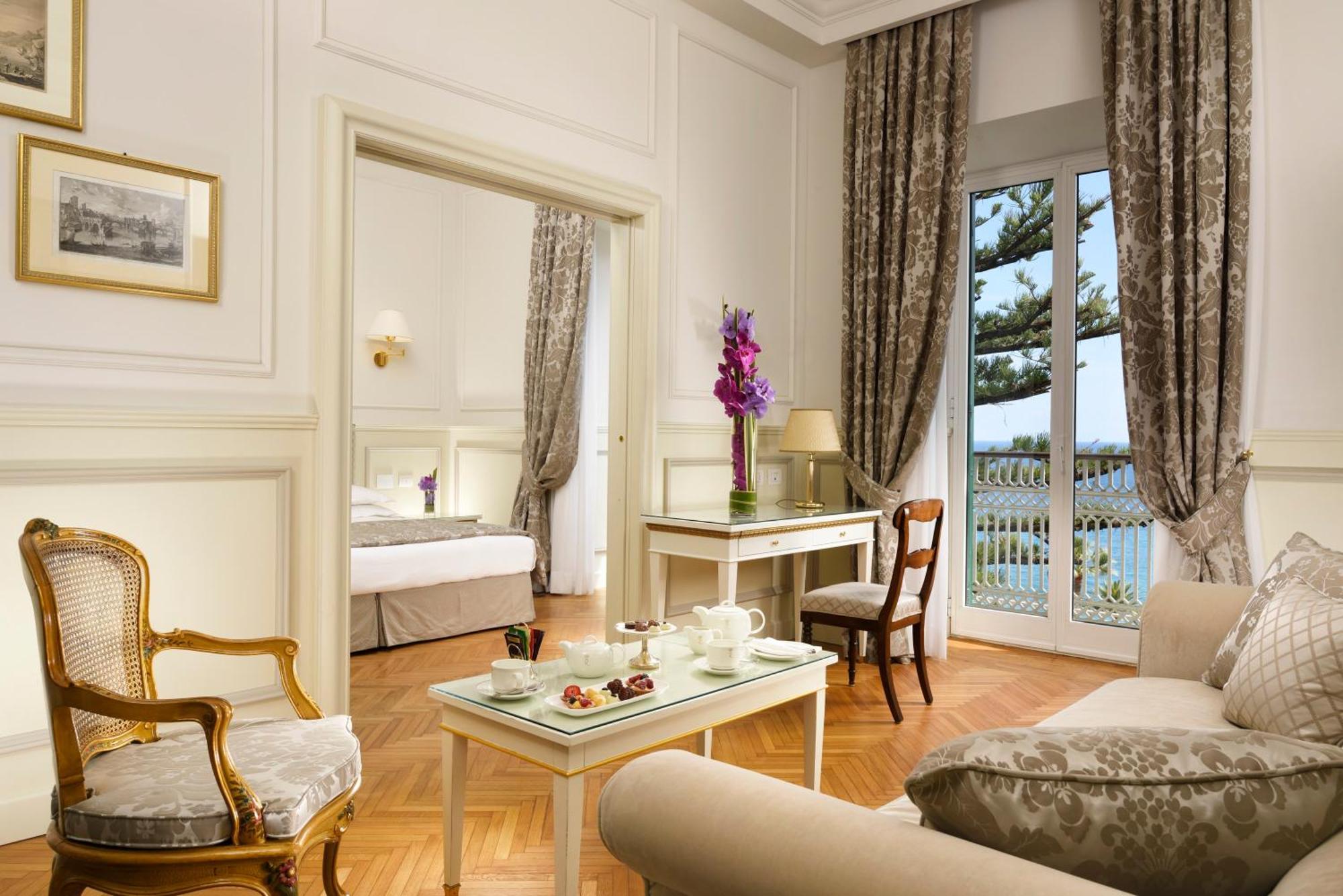 Royal Hotel Σαν Ρέμο Εξωτερικό φωτογραφία A suite at the Hotel Excelsior