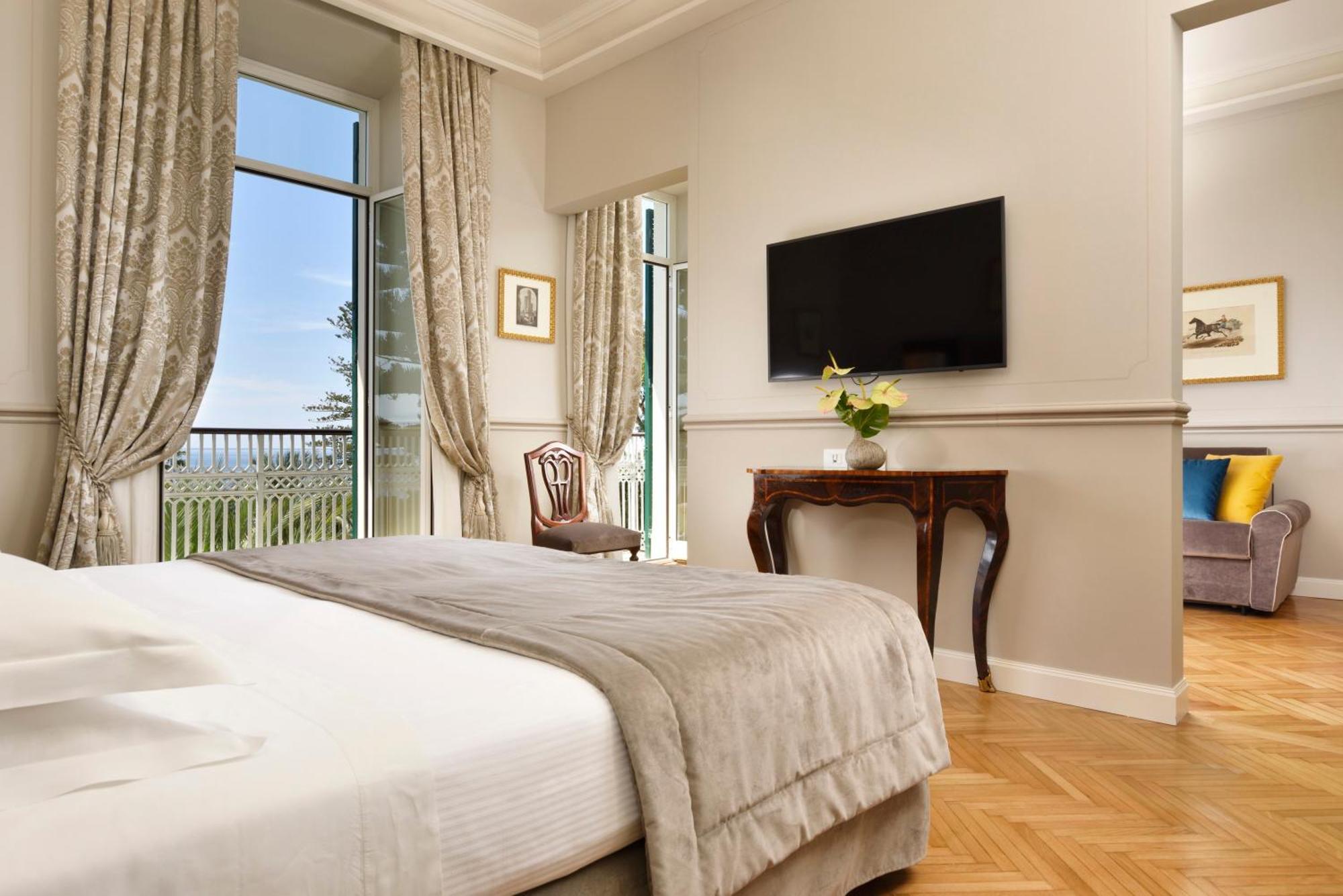 Royal Hotel Σαν Ρέμο Εξωτερικό φωτογραφία A room at the hotel
