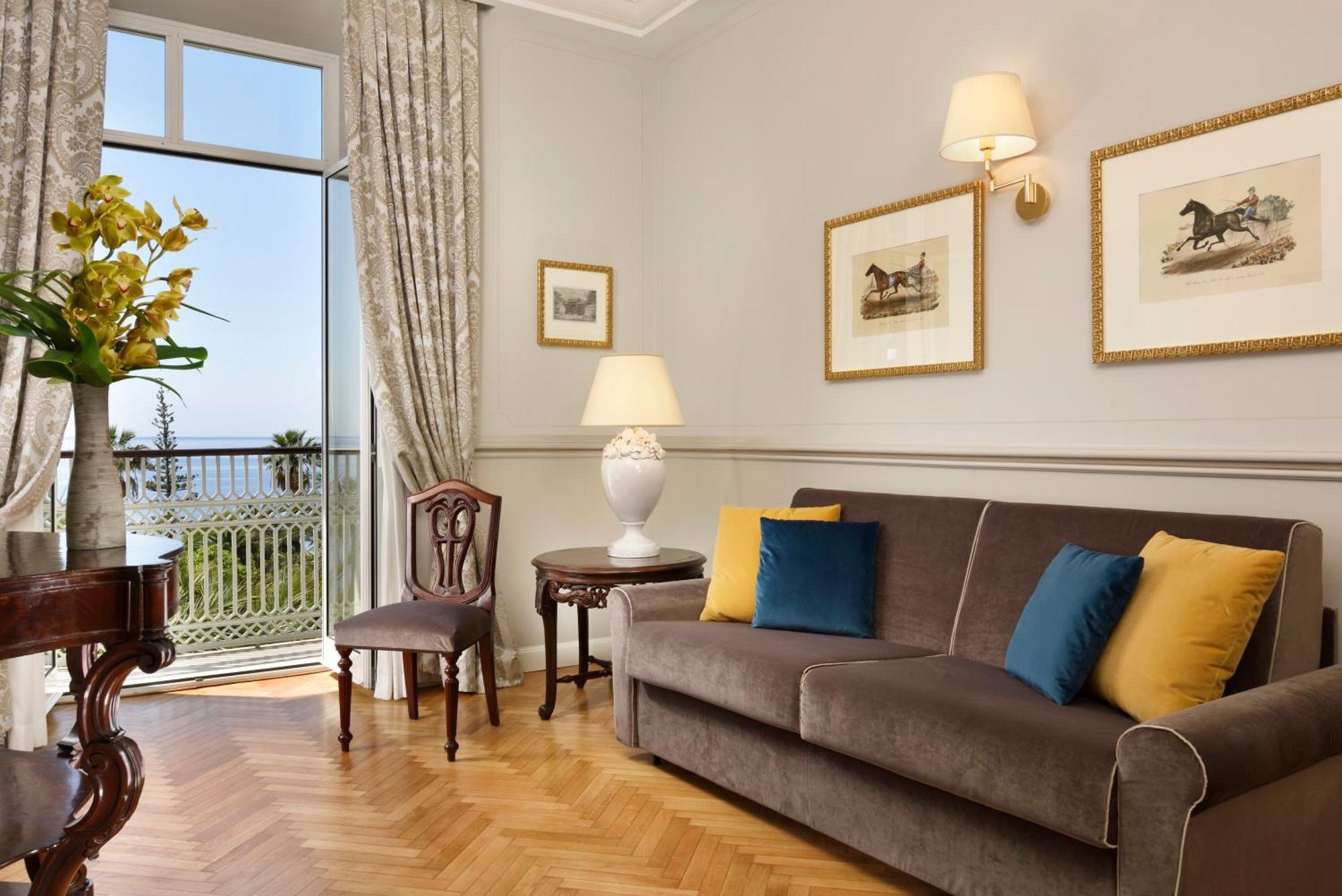 Royal Hotel Σαν Ρέμο Εξωτερικό φωτογραφία A living room at the hotel