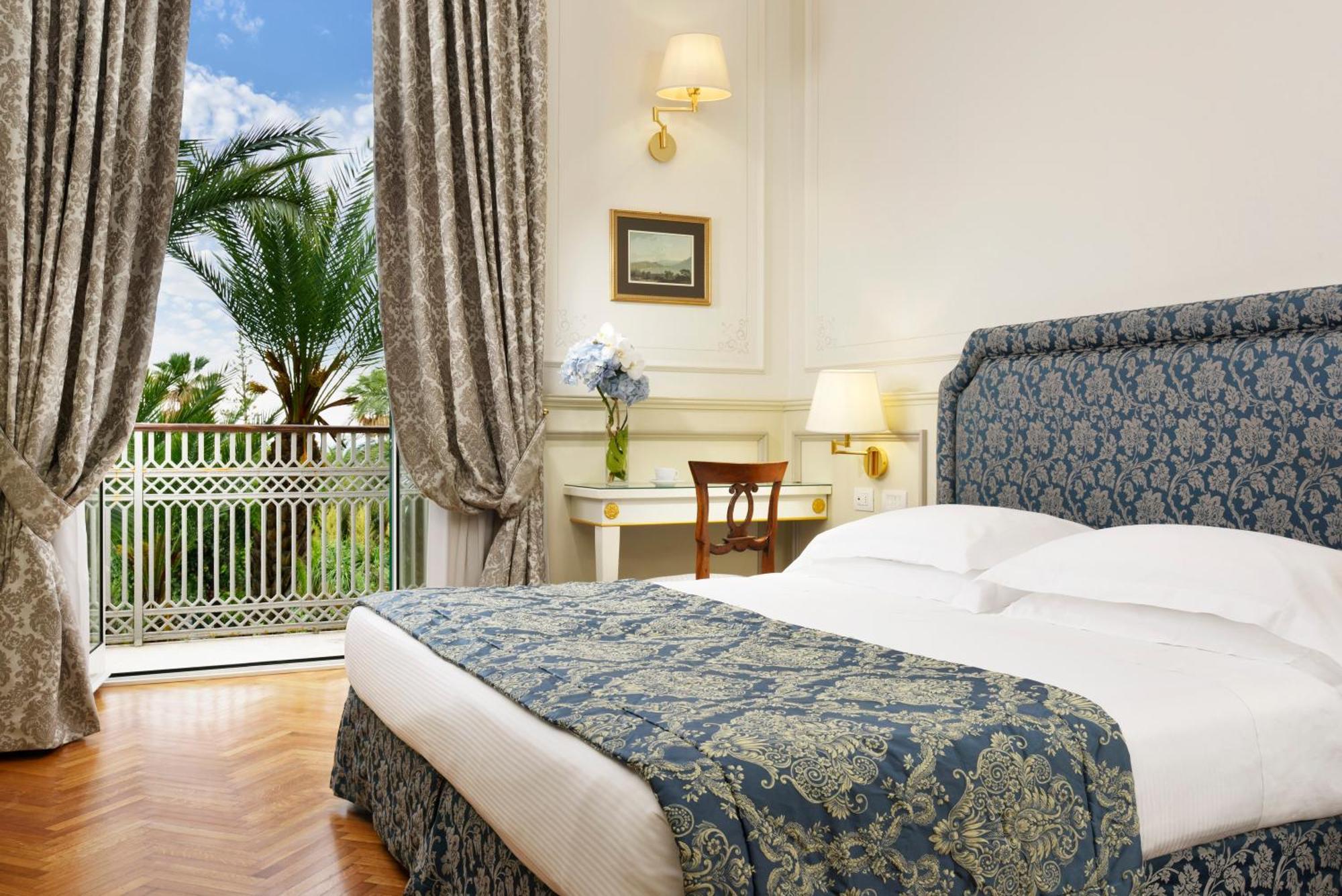 Royal Hotel Σαν Ρέμο Εξωτερικό φωτογραφία A room at the hotel