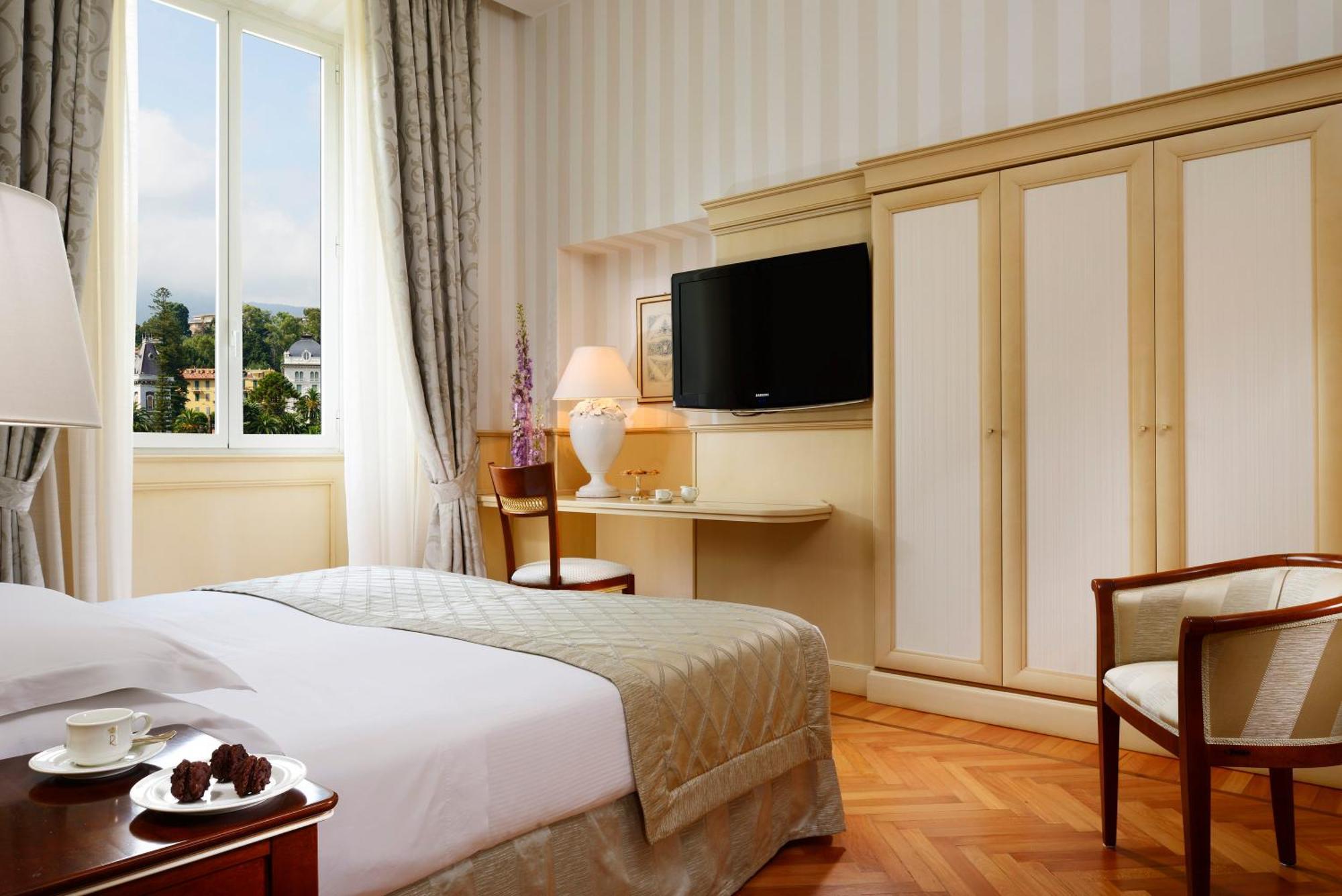 Royal Hotel Σαν Ρέμο Εξωτερικό φωτογραφία A room at the hotel