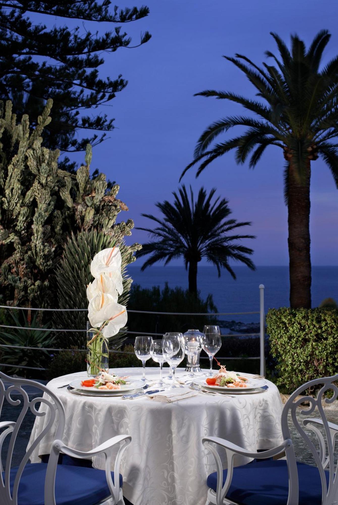 Royal Hotel Σαν Ρέμο Εστιατόριο φωτογραφία The hotel's terrace