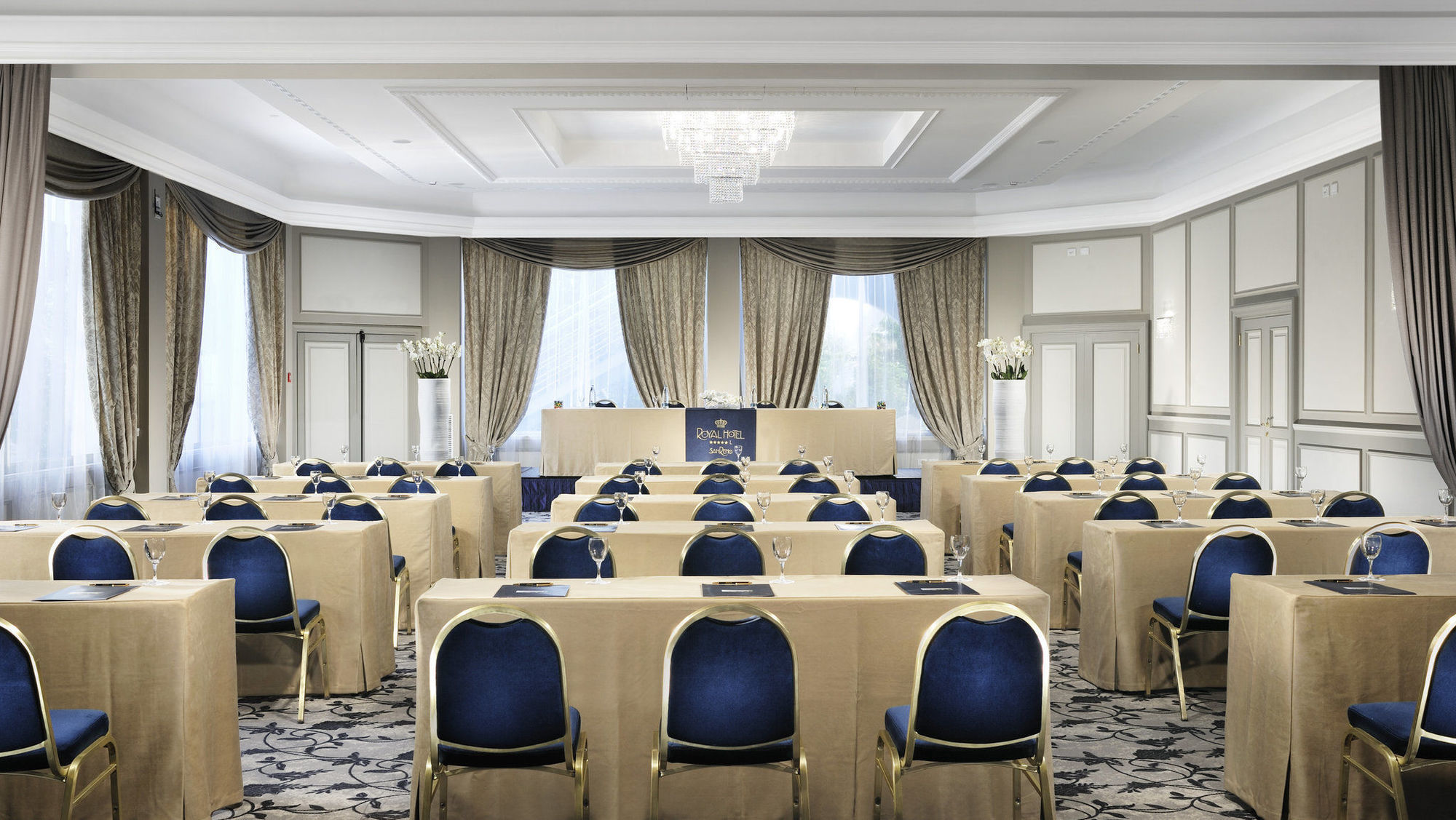 Royal Hotel Σαν Ρέμο Ανέσεις φωτογραφία The ballroom