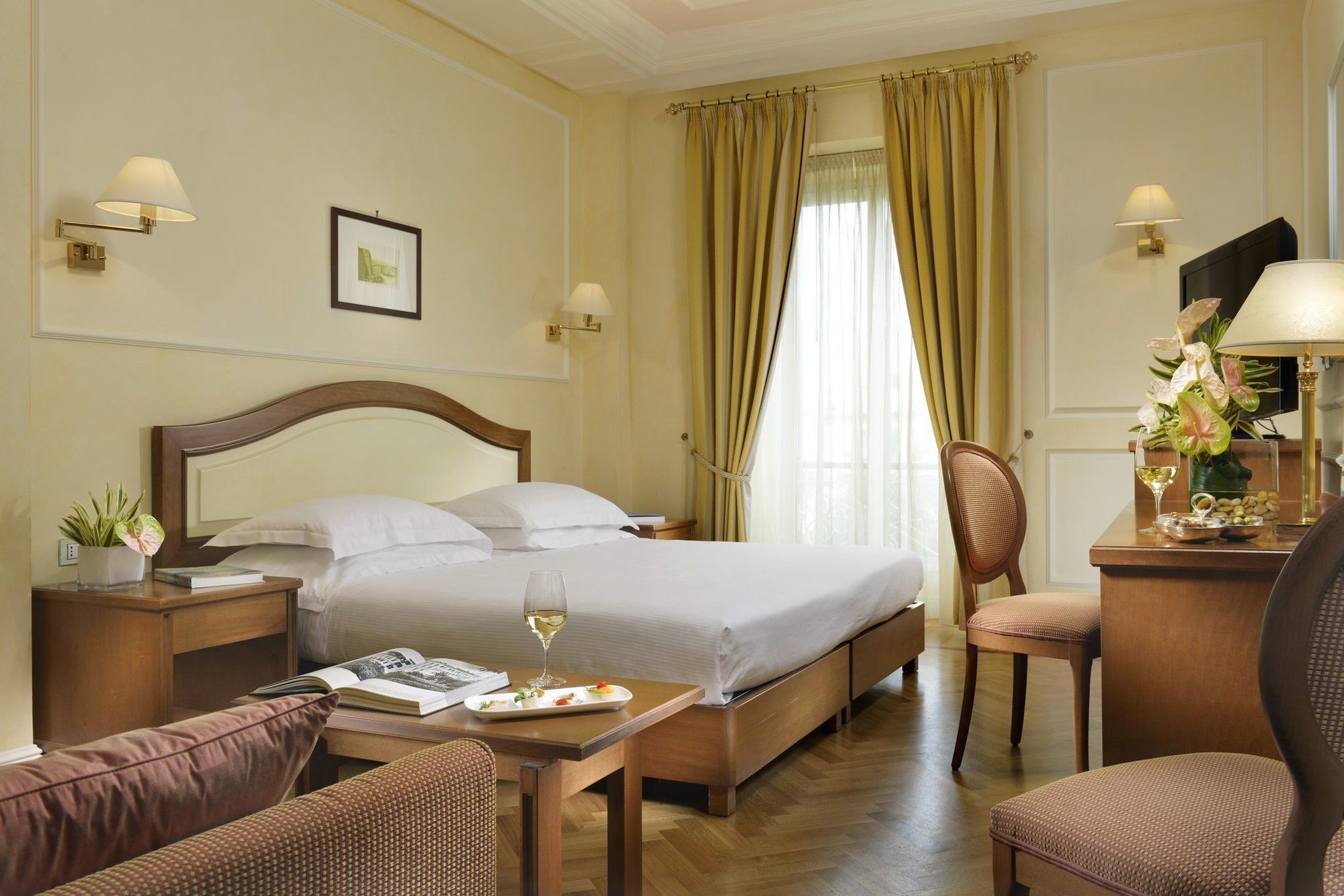 Royal Hotel Σαν Ρέμο Δωμάτιο φωτογραφία A room at the hotel