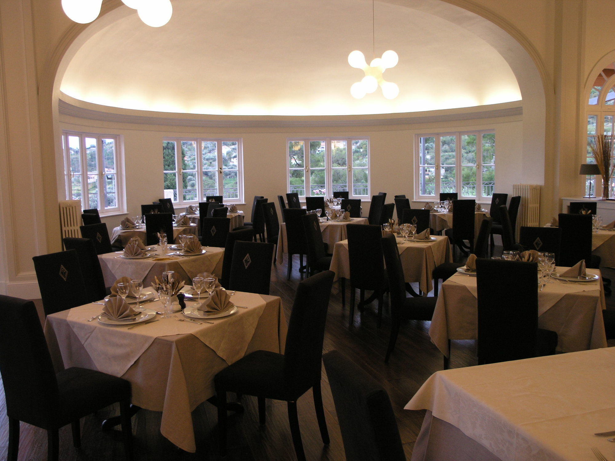 Royal Hotel Σαν Ρέμο Εξωτερικό φωτογραφία The restaurant's interior
